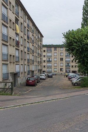 Les immeubles Louis Hébert et Anatole France, vus de l'avenue de Paris.